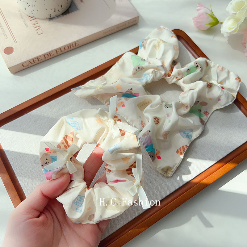 Sweet and creamy little bear large intestine hair band, cute girl square headscarf, hair tie, French low ponytail tie, hair band accessory details Picture
