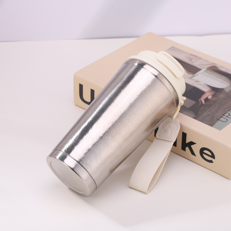 Light luxury pure titanium women's coffee cup, outdoor portable straw cup, car insulated cup, vacuum titanium cup with handle rope Specification drawing