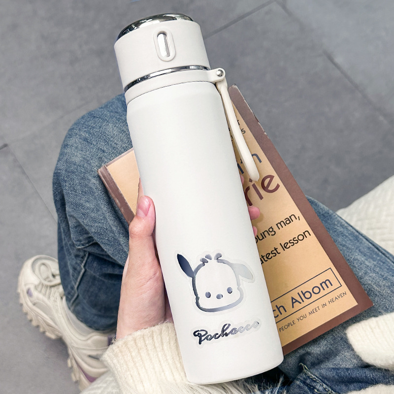 This 2023 new model of popular water cup is made of 316 stainless steel and is specially designed for boys and children to go to school full figure