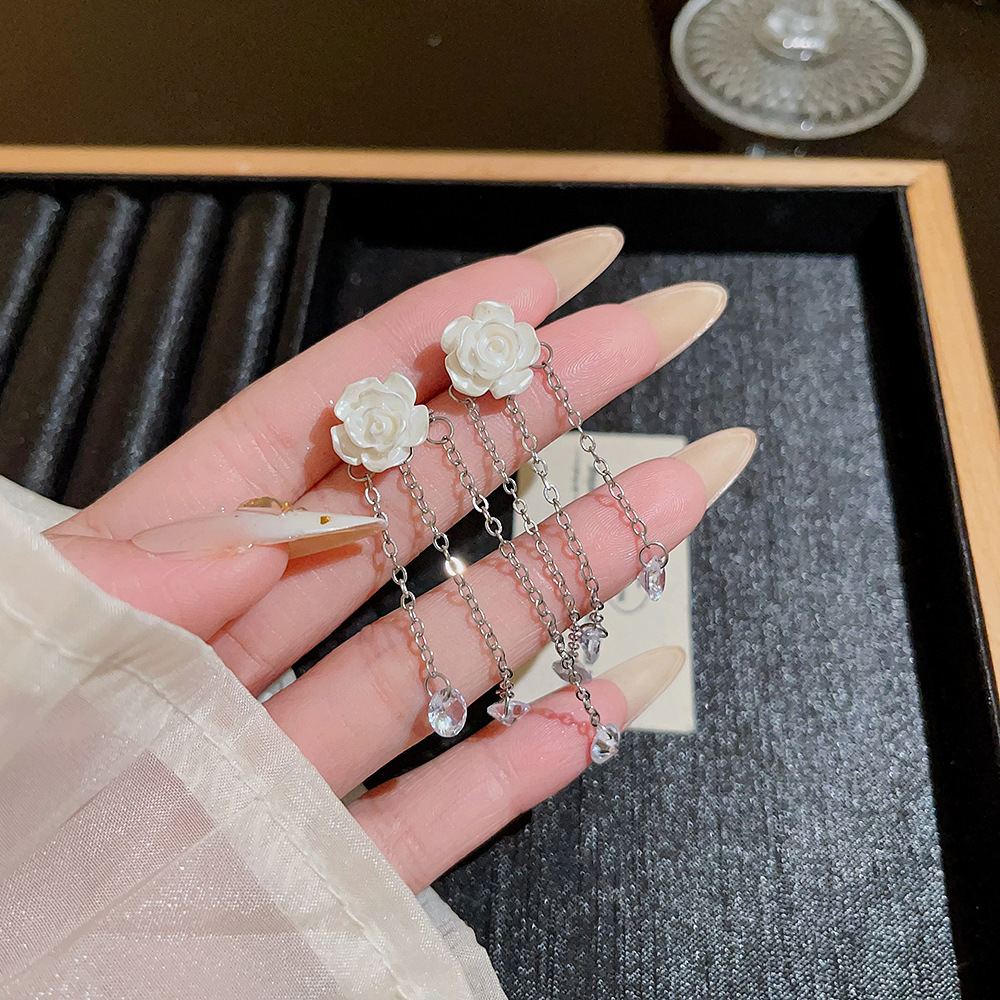 Long tassel exquisite flower earrings, high-end and fashionable new earrings for autumn and winter, versatile and elegant stud earrings for women wholesale details Picture
