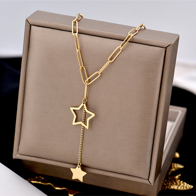 Korean-style simple and elegant hollowed-out five-pointed star tassel pendant titanium steel necklace, fashionable and versatile, personalized collarbone chain full figure