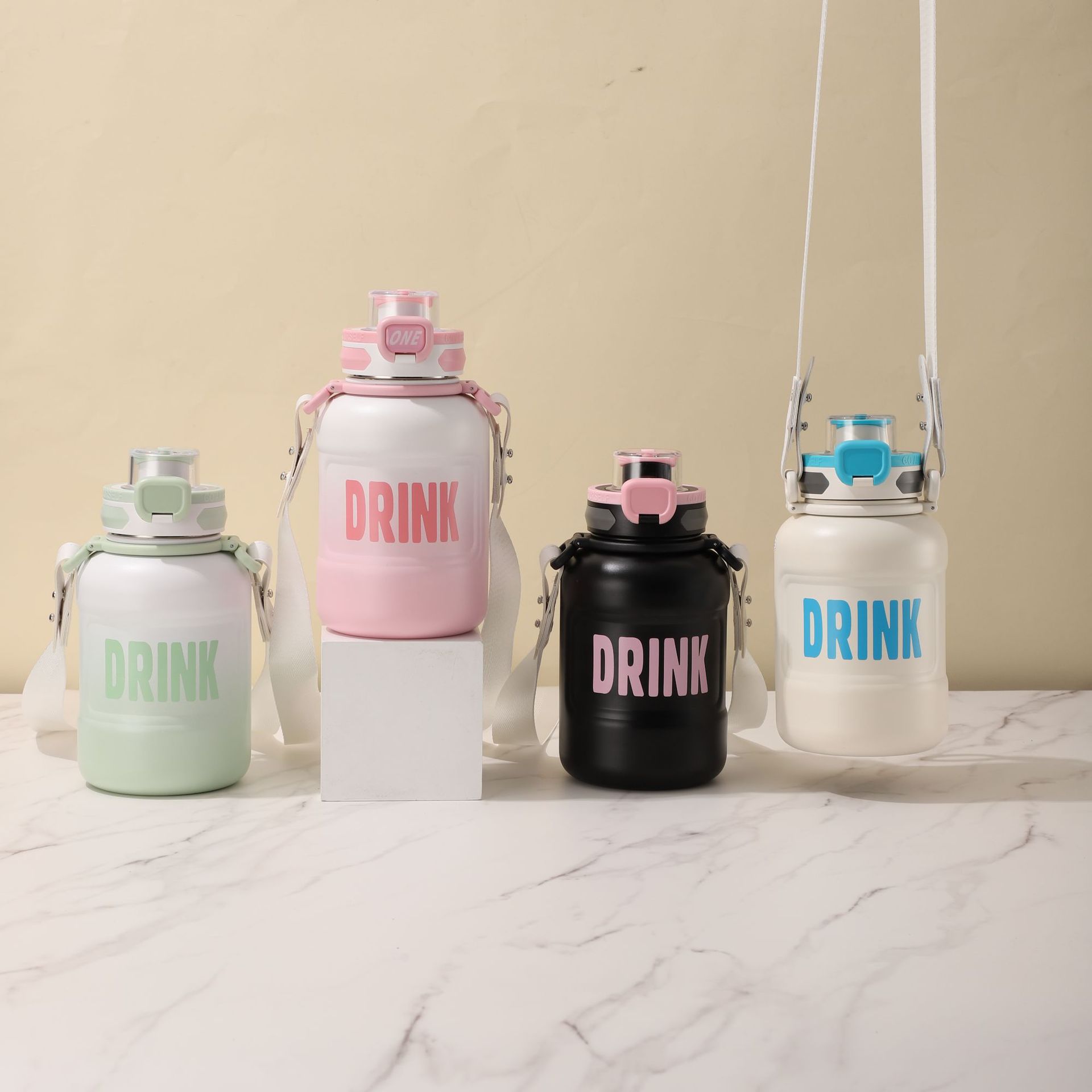 Cartoon children's insulated kettle, 316 stainless steel insulated cup, shoulder strap, bouncing cup, lock, large-bellied cup, large-capacity water cup details Picture