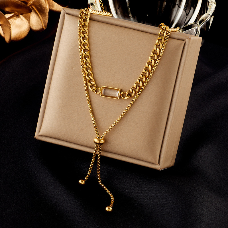 A high-end and simple double-layer titanium steel jewelry necklace with an irregular pull-out chain in a Korean style that is both fashionable and cold full figure