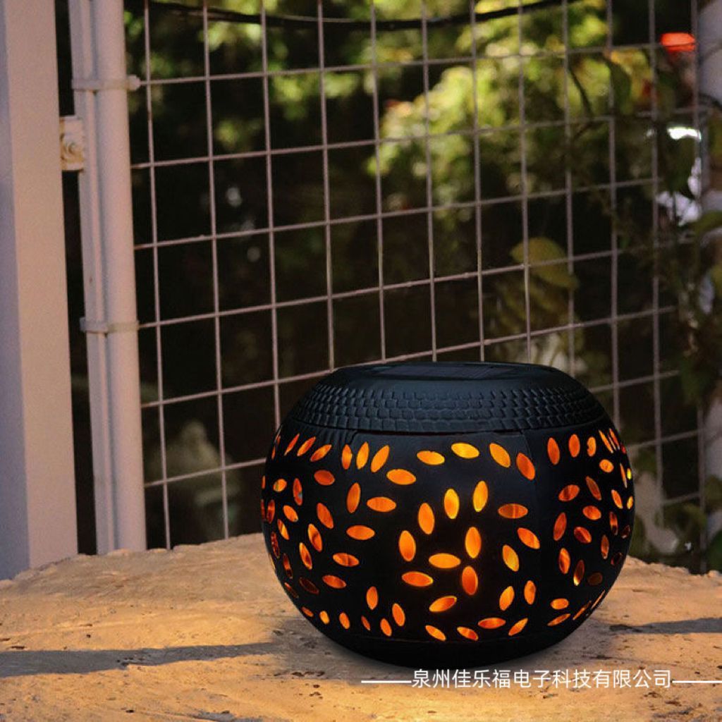 Cross-border outdoor courtyard solar landscape lights, ironwork solar lawn lights, garden landscape decoration, balcony decoration Application Scenario