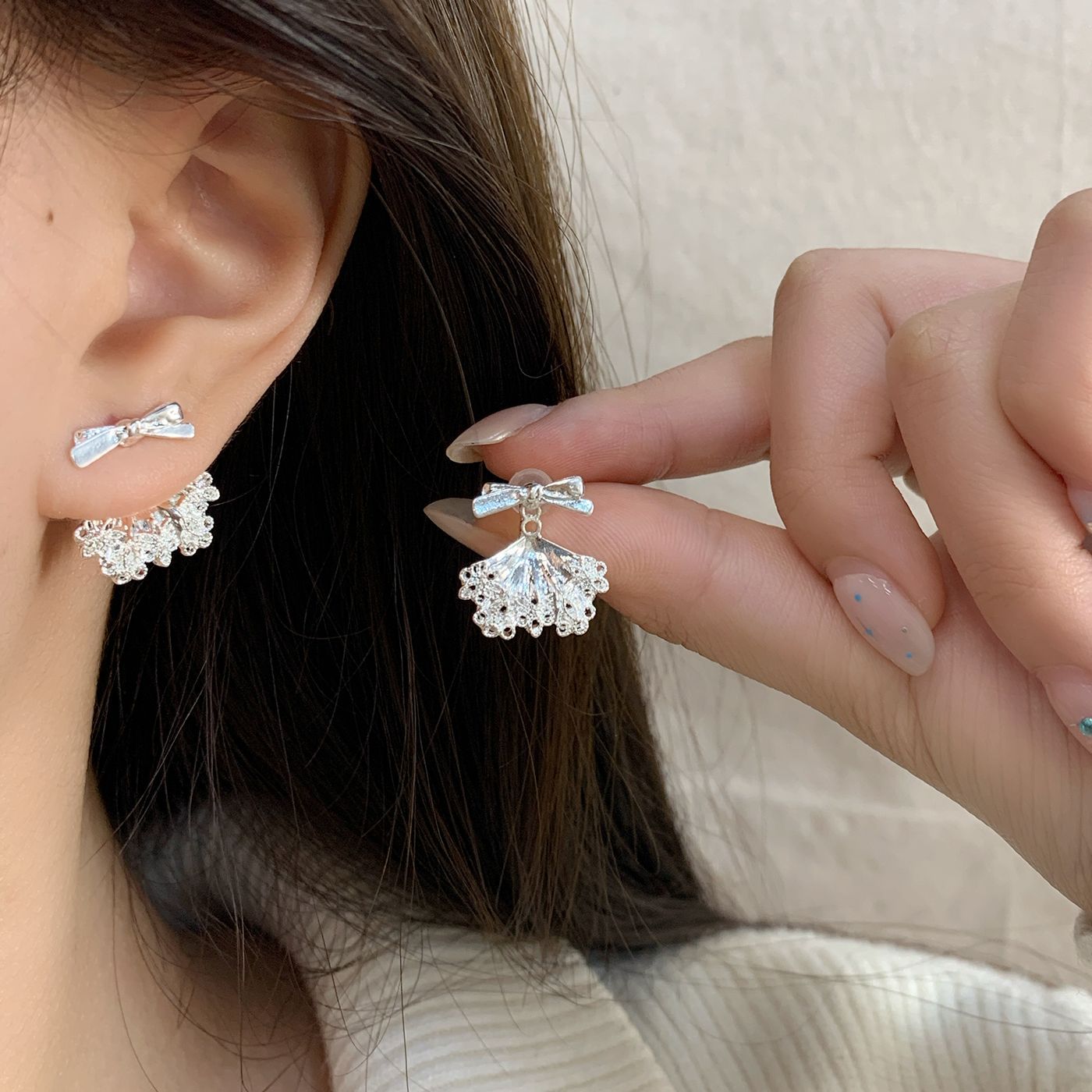 Exquisite bow-shaped lace skirt-hem earrings for women, plain silver back hanging, double-wear commuter Korean-style high-end earrings Specification drawing