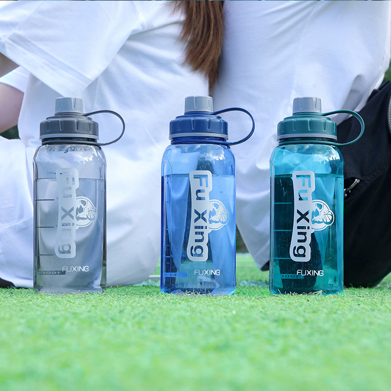 Fuxing extra-large capacity direct drinking water cup, outdoor plastic water cup, portable fitness sports water bottle, anti-drop space cup full figure