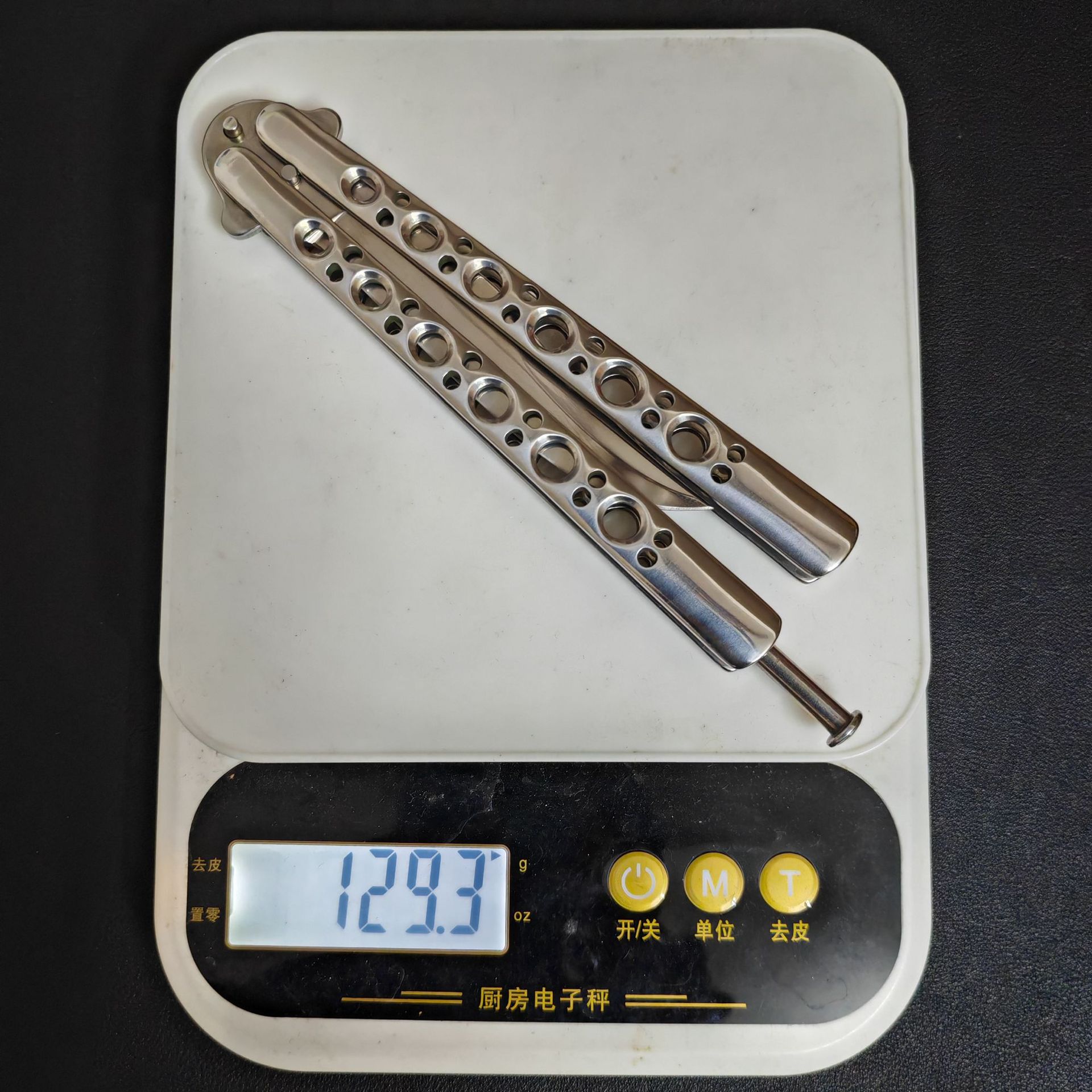 Amazon Butterfly knife Folding knife Butterfly comb practice knife factory Foreign trade CSGO competitive toys without sharp edges Specification drawing