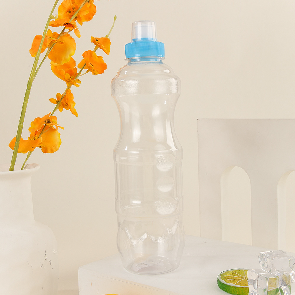 New product cups from the factory for large-capacity bicycle sports water bottles, plastic cycling water bottles, plastic PET spout water cups Application Scenario