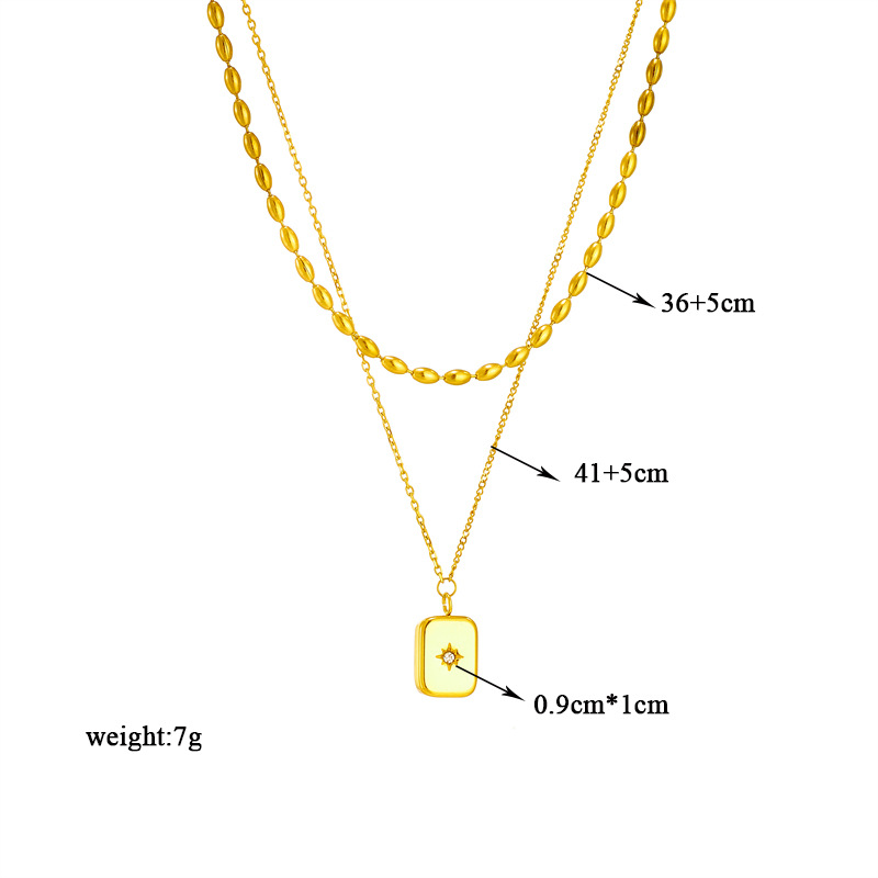 This is a retro three-dimensional square pendant with a cold European and American fashion style, featuring an eight-pointed star and diamonds. It is exquisite, simple and versatile, and can be stacked on a necklace Application Scenario