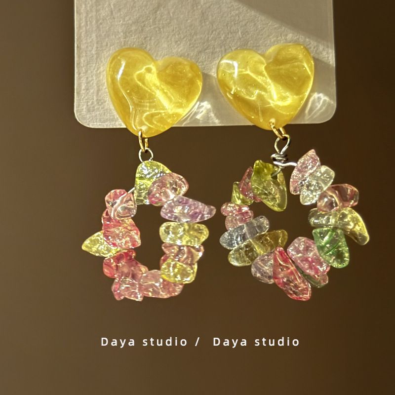 Summer by the seaside, super fairy-like French wave-shaped heart-shaped stone earrings, high-end, niche and elegant vacation stud earrings full figure