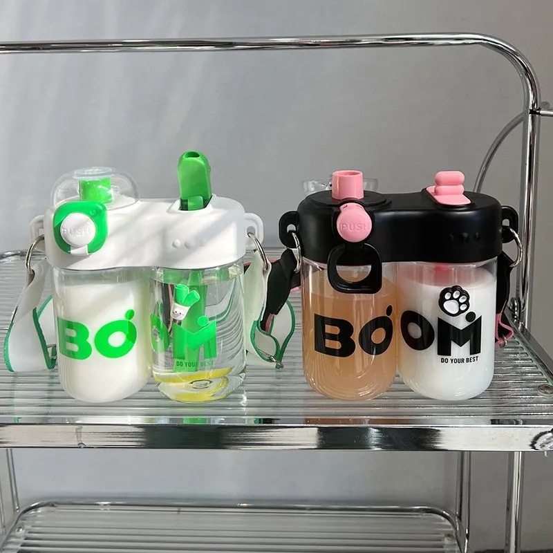 New fashionable plastic cups with separate compartments, creative double-drinking straw cups, portable couple large-capacity student slanted water cups details Picture