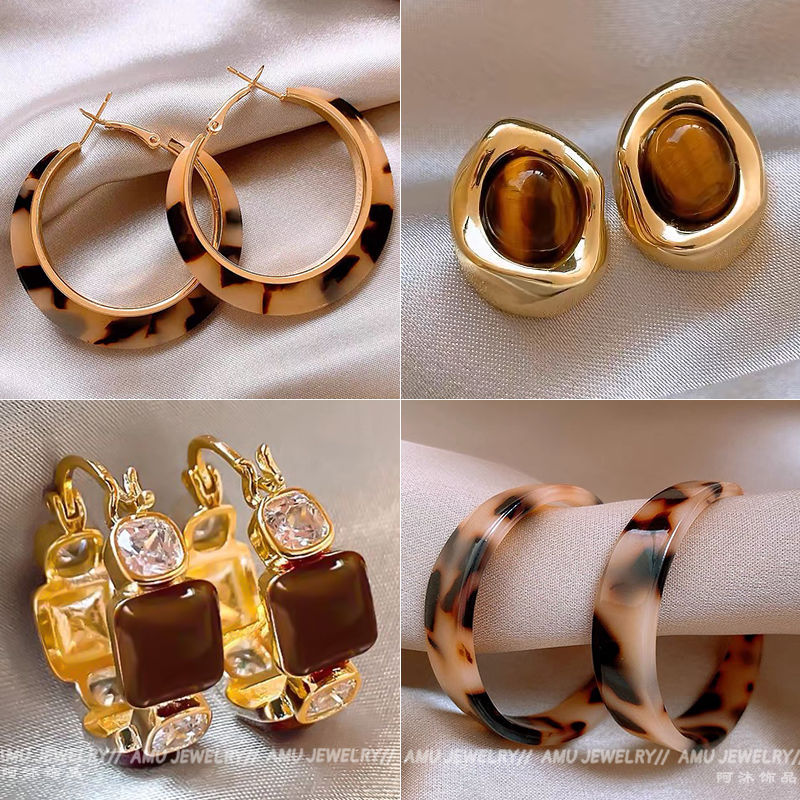 French retro leopard print plain circle large earrings, sweet and cool girl stud earrings, new 2024 commuter versatile earrings full figure