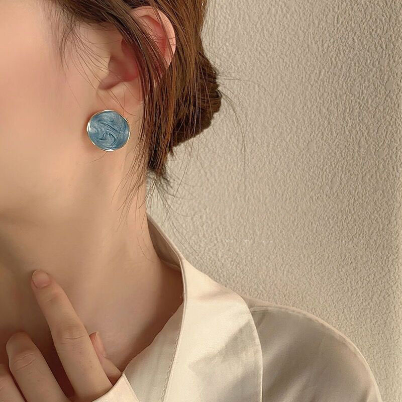 Simple blue flower stud earrings for women, high-end white heart-shaped earrings for women, new style and versatile earrings for 2025 Specification drawing