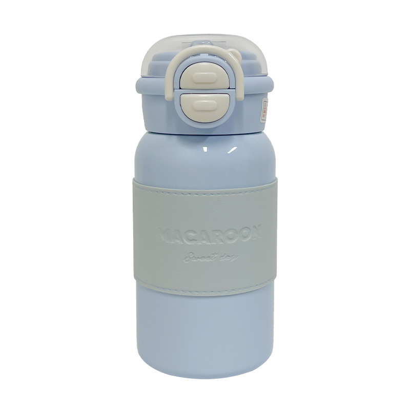 Simple solid-color insulated cup, large-capacity double drinking cup with cup sleeve, portable straw cup, student sports drinking cup Item Picture