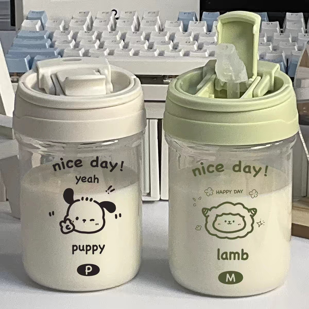 Cute cups for boys and girls, high appearance level, portable plastic straws for students and children, kt Cat 2024 new style summer full figure