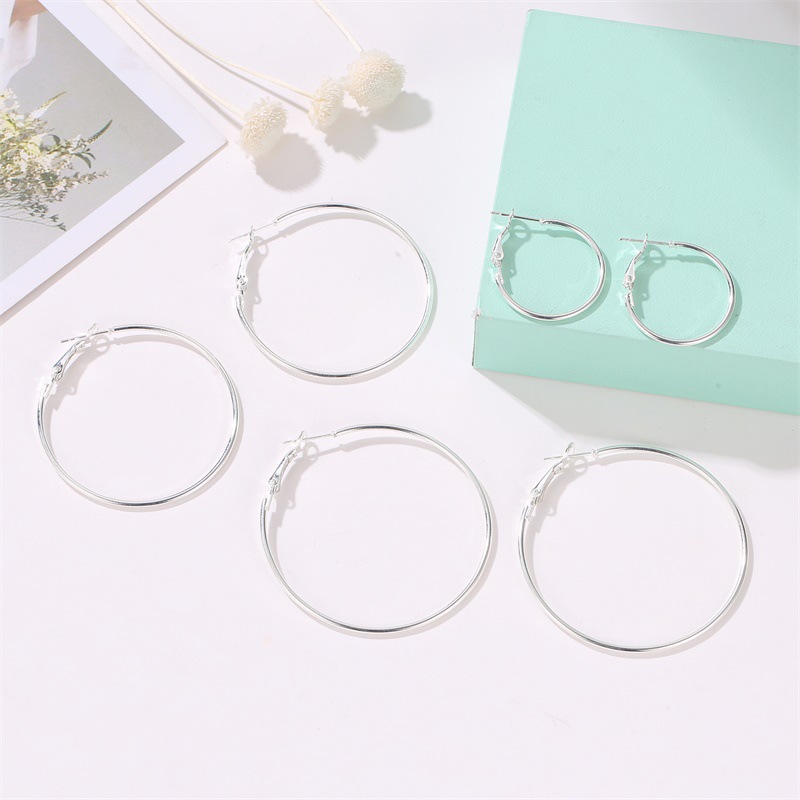 European and American style fashion sets of large, medium and small, 6-piece circular stud earrings, geometric earrings, cross-border supply, one-piece consignment Application Scenario