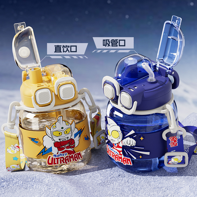 Classic Ultraman Square Dun Dun plastic cup, a large-capacity double drinking cup for children with straws, portable and specially designed for school details Picture