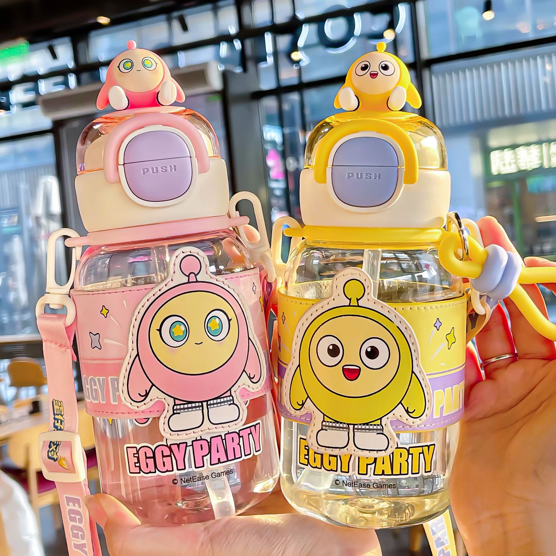 Danzai Party officially authorized children's water cups, creative male and female student large-capacity straw cups, convenient plastic cups details Picture