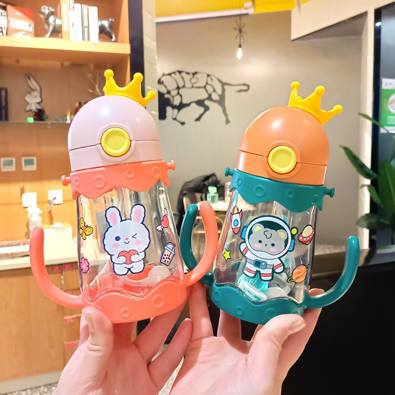 New Crown children's straw cup, plastic water cup, baby drinking water pot, milk drinking cup with gravity ball full figure