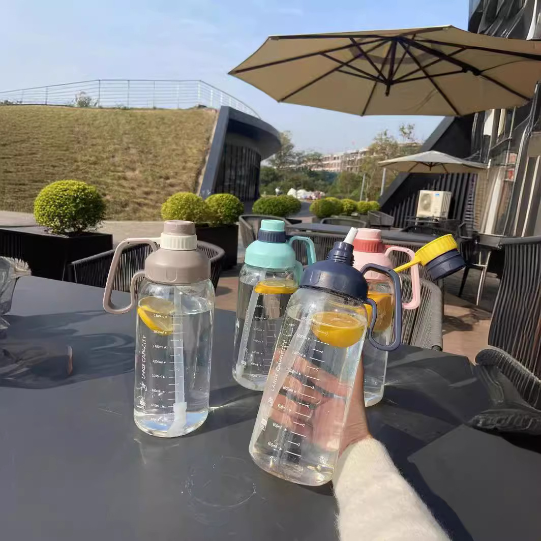 Water cup, plastic cup, outdoor portable with scale, space water bottle, sports Internet celebrity drinking straw cup, gift, portable details Picture