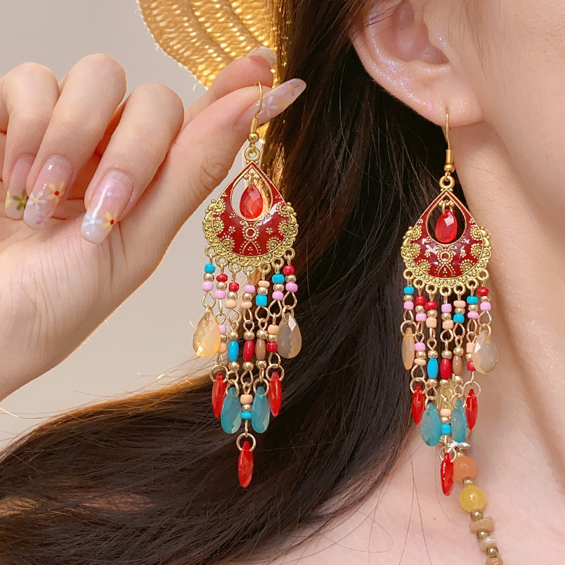Retro ethnic style long tassel earrings, a high-end feminine charm, Bohemian stud earrings, and popular vacation style earrings Specification drawing