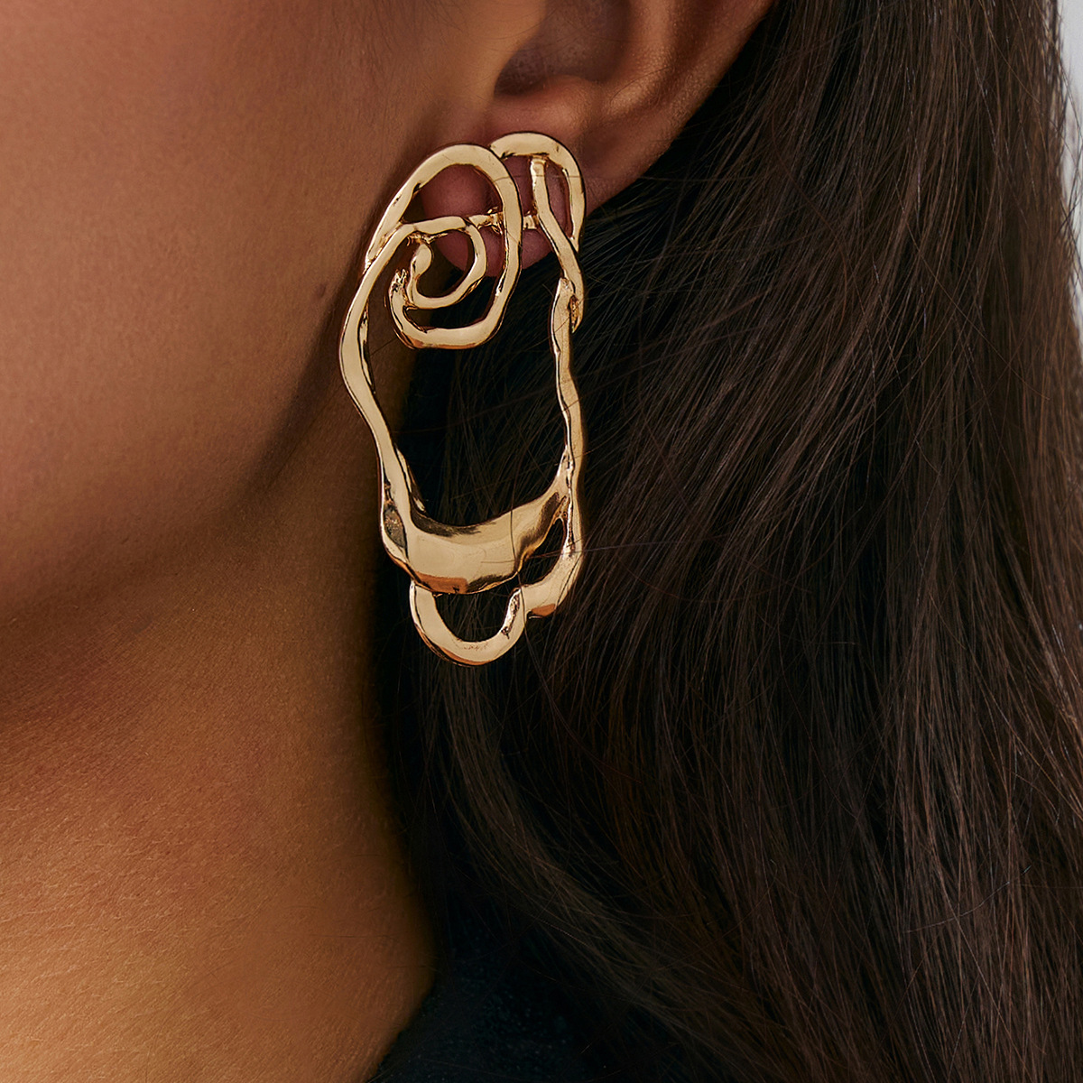 Foreign trade exaggeration earrings European and American fashion metal pleated stud earrings French personality bow earrings accessories Specification drawing