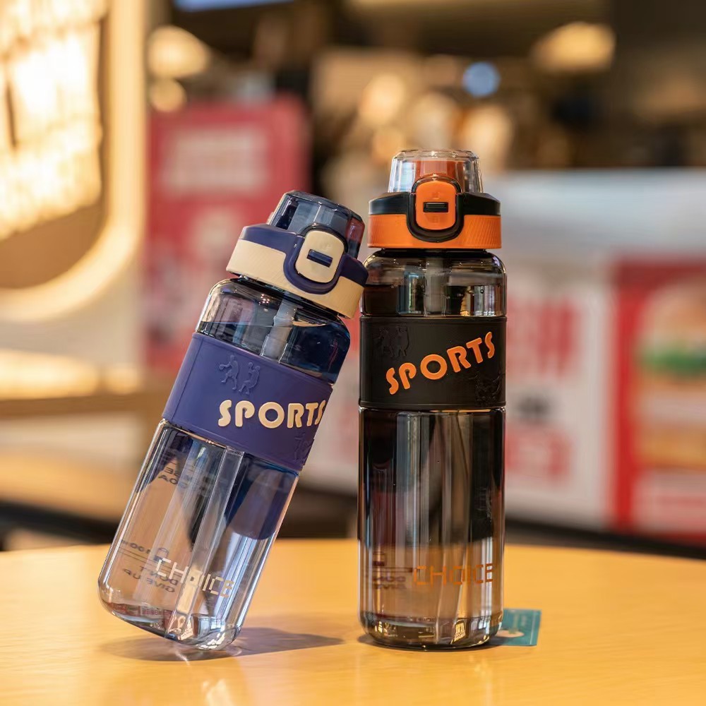 Changnuo large-capacity water cup, sports water bottle, high-temperature resistant summer girls' straw cup, thickened fitness water bottle Application Scenario