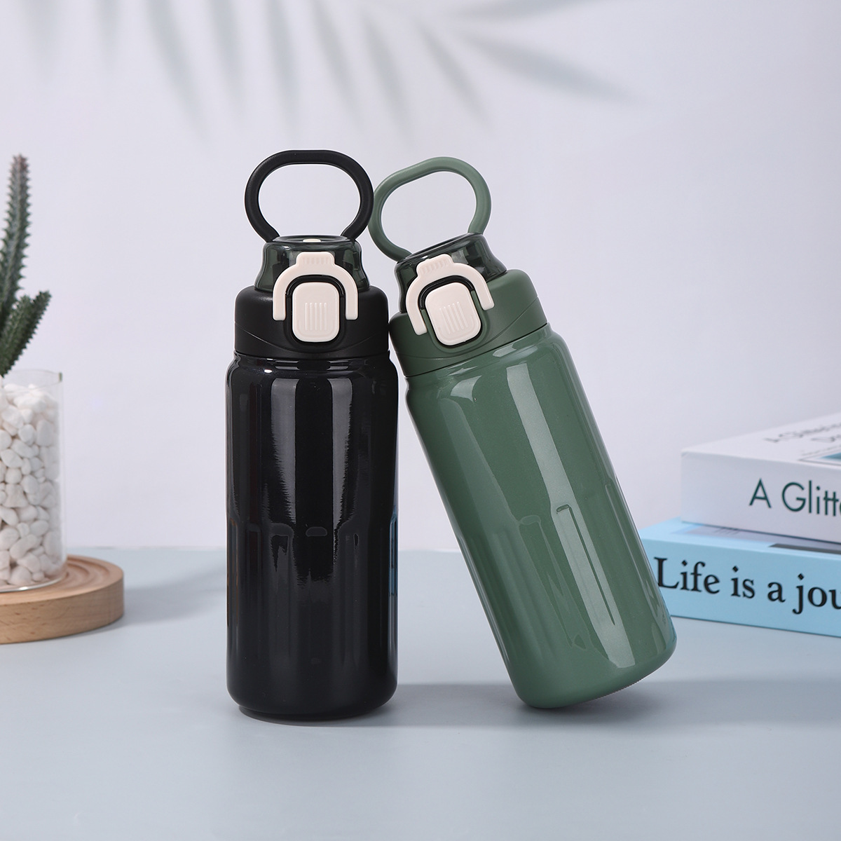 New 316 stainless steel vacuum insulated cup, large-capacity, portable with handle, high appearance level, men's and women's sports water bottle Application Scenario