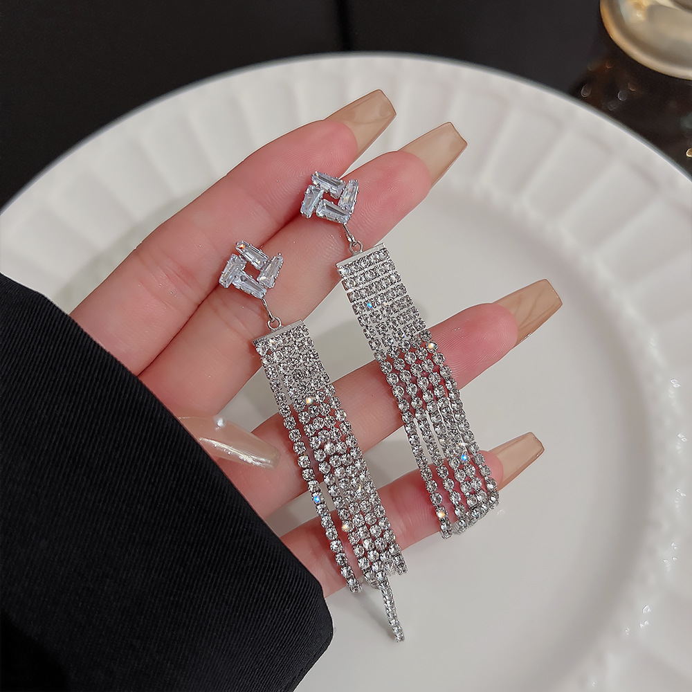 925 Silver needle Super Sparkling Full Diamond long tassel earrings, women's Instagram trendy, light luxury and niche design sense stud earrings wholesale Specification drawing