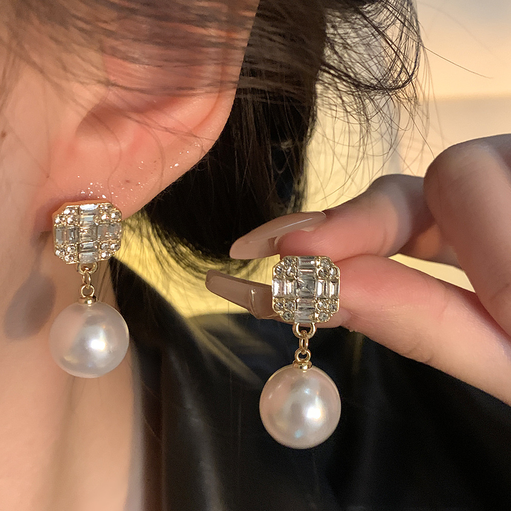 S925 Silver Needle exquisite Full diamond star earrings, versatile and high-end for women, dark pearl stud earrings, a unique and popular ear accessory details Picture