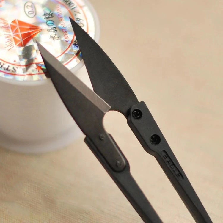 Black plastic-handled high-carbon steel wire shears TC805U-shaped wire shears spring thread end shears Cross-stitch household small scissors details Picture