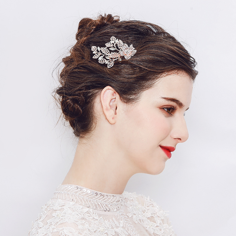 Mianino accessories, leaf flower side comb, European and American simple style hair comb, insert comb, alloy rhinestone bridal hair accessory Application Scenario
