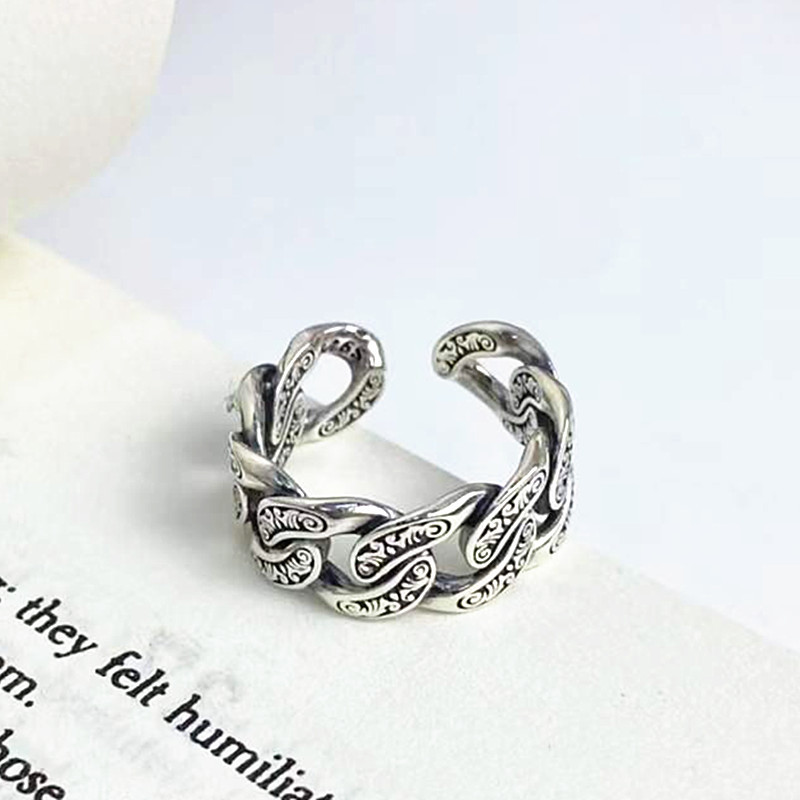 Retro fashion totem Tang grass relief chain opening ring, women's unique and cool food ring, ins niche design Application Scenario