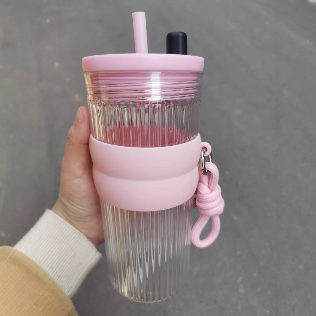 2025 New car straw water cup, large capacity, high appearance level in summer, men's and women's portable coffee cup, outdoor cup Application Scenario
