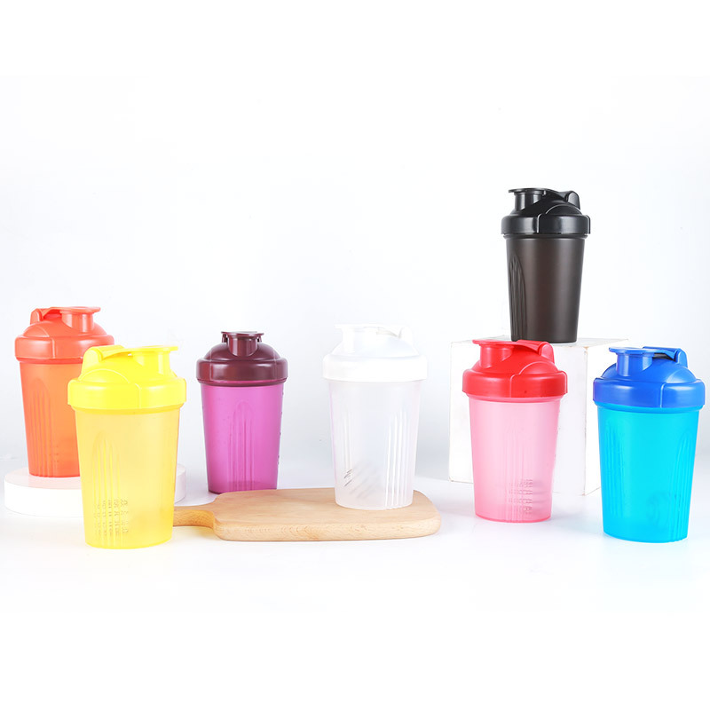 Wholesale of portable flip-top plastic sports water cups, 400ml sports shaker cups, large-capacity fitness cups, shaker cups Item Picture