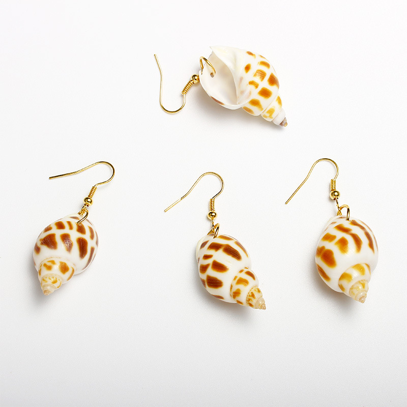 European and American inS-style creative natural shell earrings, Bohemian conch and flower conch earrings, summer abalone and shell earrings Application Scenario