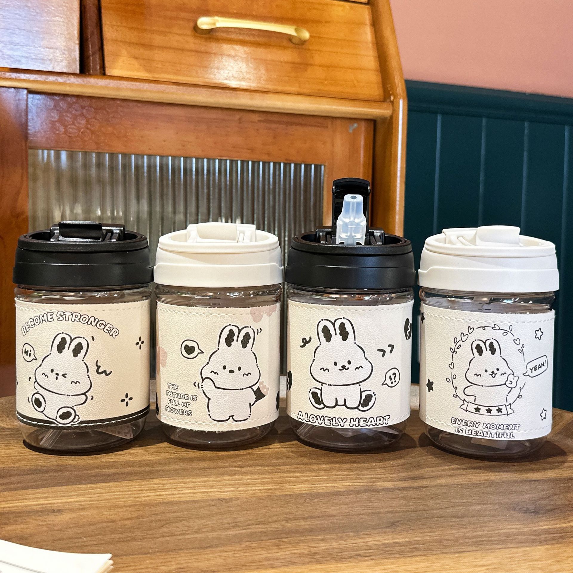 Cartoon leather case straw cup, double-drinking, heat-resistant portable coffee cup, student couple, cute, high appearance level girls' water cup details Picture