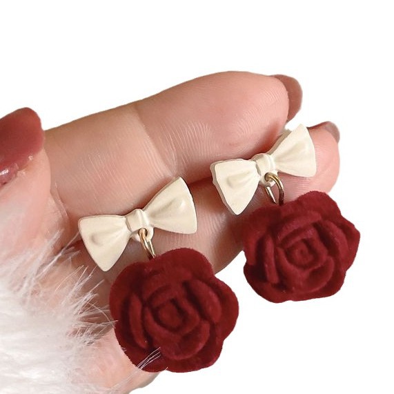 New Year and Christmas festive pom-pom earrings, 2024 new bestsellers, trendy autumn and winter high-end pearl stud earrings Item Picture