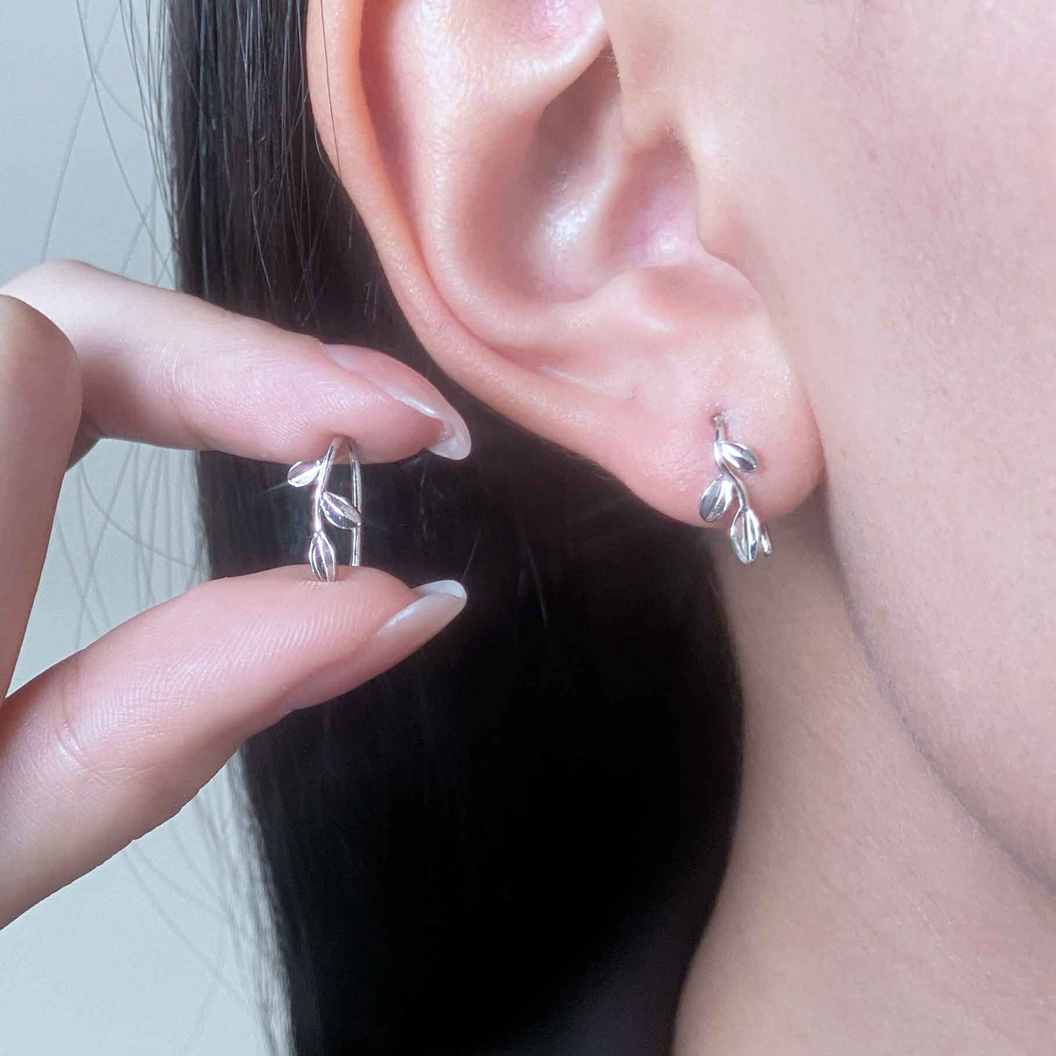 Korean-style fresh and simple tree leaf earrings in an ins style, plant buds without ear holes, ear bone clips, cross-border earrings Application Scenario