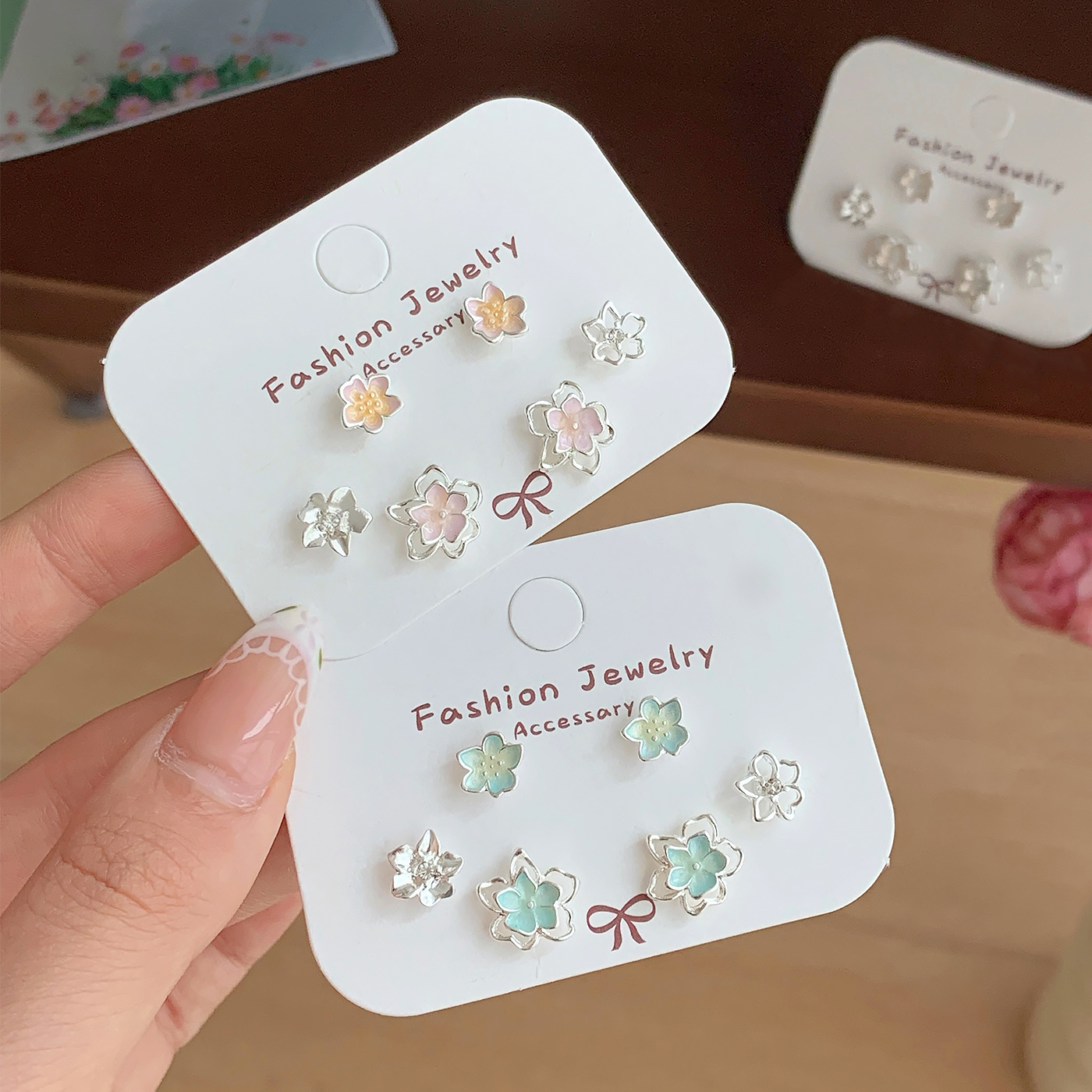 Summer sweet and ethereal hollowed-out floral stud earrings set, women's silver needle, fresh and high-end, elegant and exquisite, versatile earrings full figure