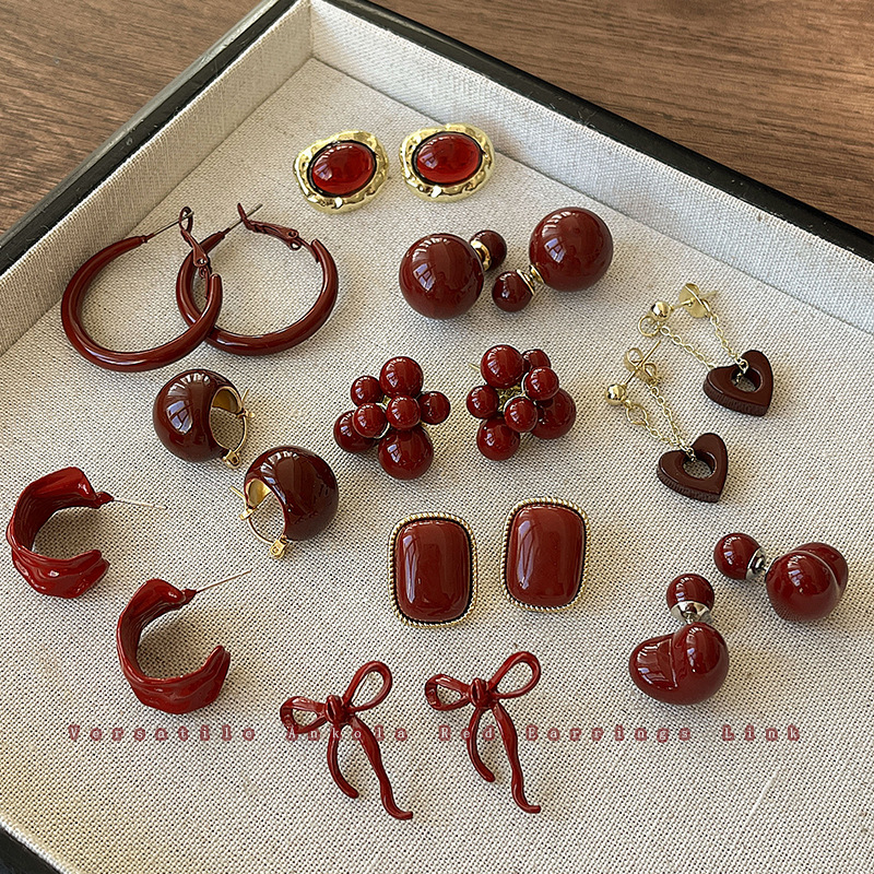 Ankela red retro style earrings for women, 2024 new bestsellers, ear studs, niche, light luxury and high-end earrings full figure