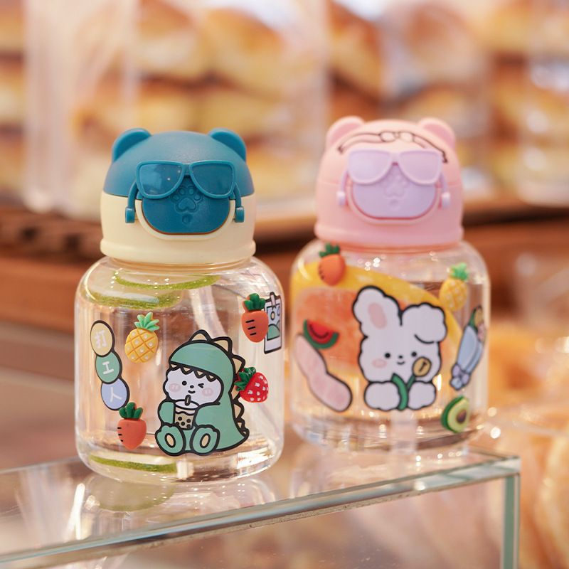 Fashionable and cute plastic water cups for students and children, large-capacity glasses for girls' high school appearance level, bear bouncing cartoon straw cups details Picture