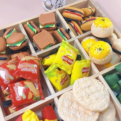 Miniature simulation food toys, hair clips, hamburgers, potato chips, French fries, cookies, funny hair accessories, cute and interesting hair accessories, hair clips wholesale thumbnail