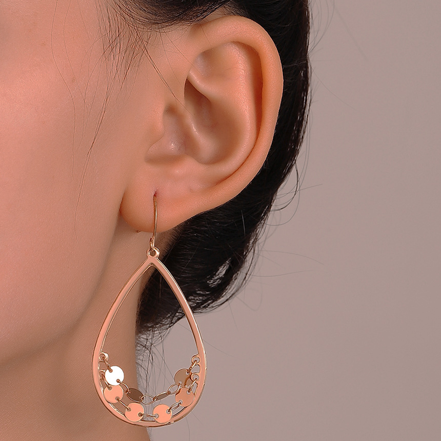 European and American ins hollowed-out teardrop earrings, Bohemian ethnic style creative chain tassel earrings, elegant earrings full figure