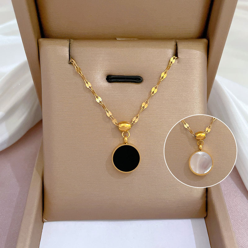 【 All-titanium Steel 】 Double-sided mother-of-pearl exquisite gold necklace inside the furnace, a female Instagram influencer collarbone chain accessory details Picture
