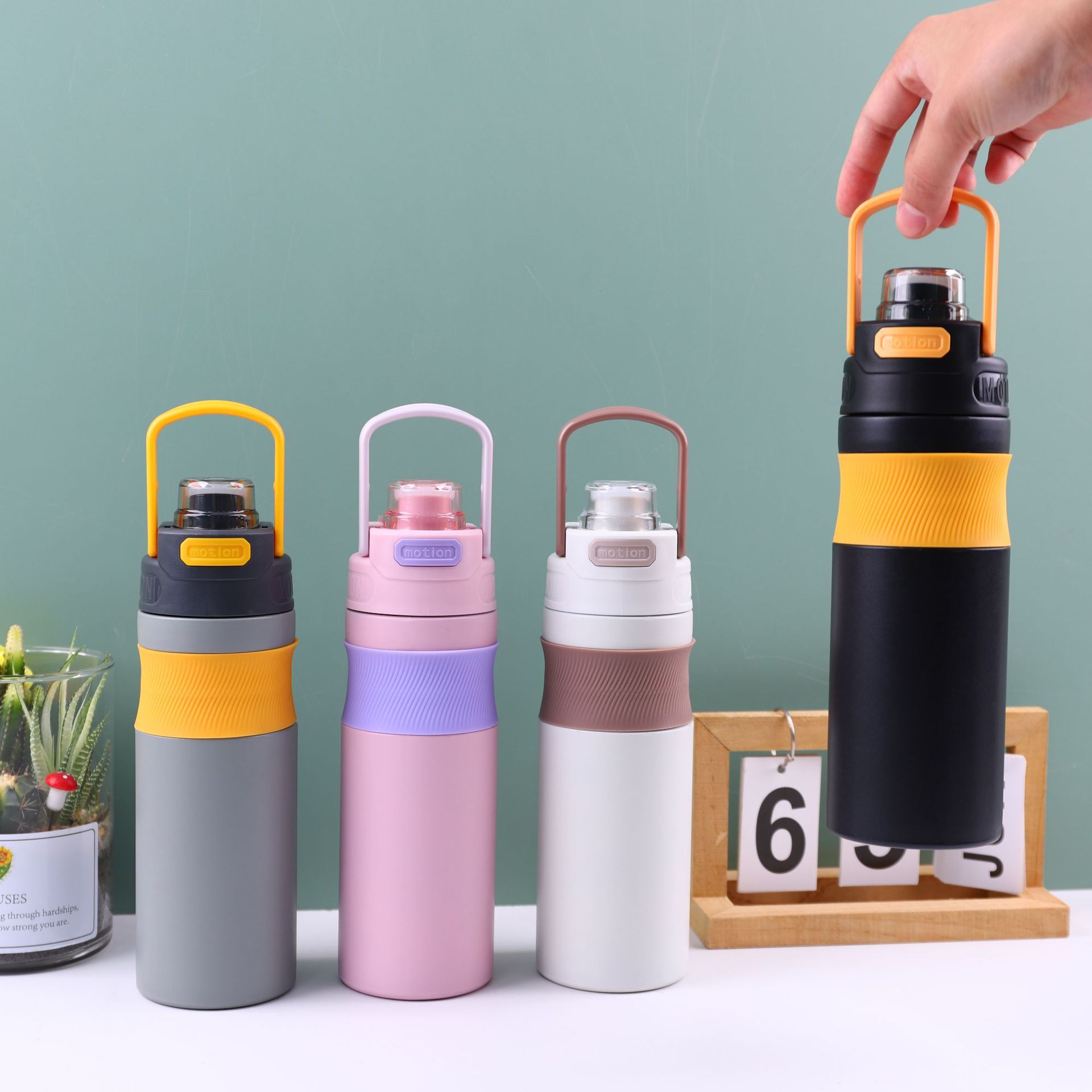 Wholesale of new 316 stainless steel insulated cups, large-capacity handle sports and fitness water bottles, car-mounted direct drinking and cycling water bottles Application Scenario