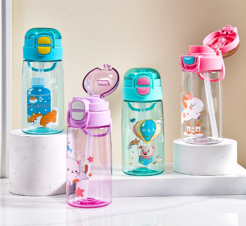 New cartoon high-appearation-level double-drinking straw cup, high-temperature resistant and shockproof portable PET water cup specially designed for kindergartens full figure