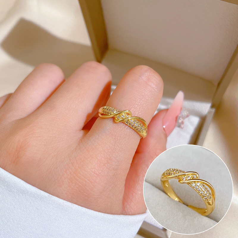 【 Real gold electroplating 】 A fashionable and slightly inlaid luxury ring index finger ring with a twisted opening, the same style as the Internet celebrity, with a cold and elegant look full figure