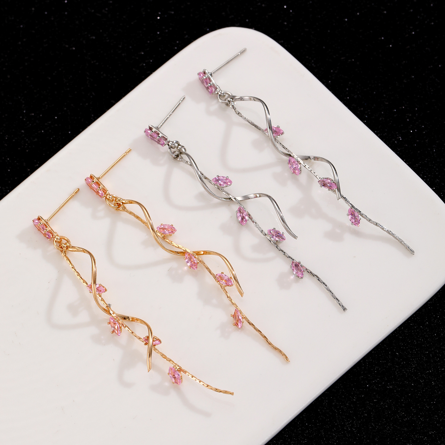 French light luxury long zircon tassel earrings, women's ins style, European and American temperament, rotating and twisted stud earrings, internet-famous earrings Specification drawing