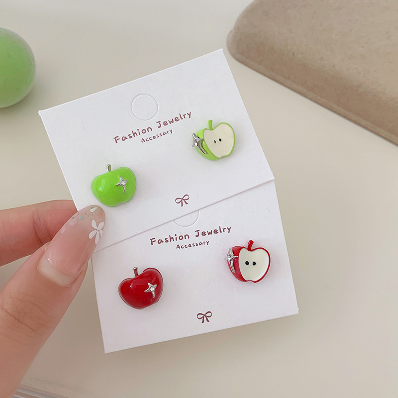 Summer's fresh and childlike charm: green apples, red apples, stud earrings, silver needles for girls, a girlish vibe, and cute, niche oil-dripping earrings Application Scenario